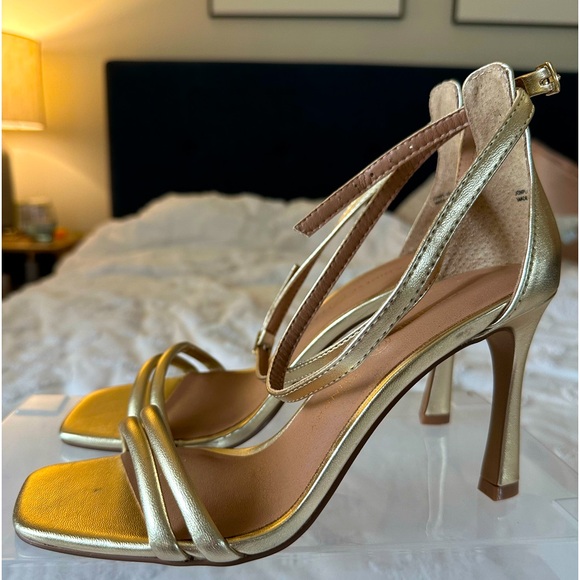 Gold strappy stilettos - Chinese Laundry - Picture 1 of 6